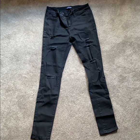 Fashion Nova Black ripped jeans